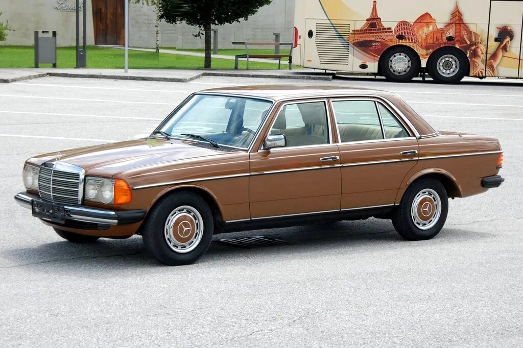 Купить мерседес w123. Mercedes-Benz w123. W(123) Mercedes-Benz w123. Mercedes-Benz w123 200. Mercedes-Benz w123 1981.