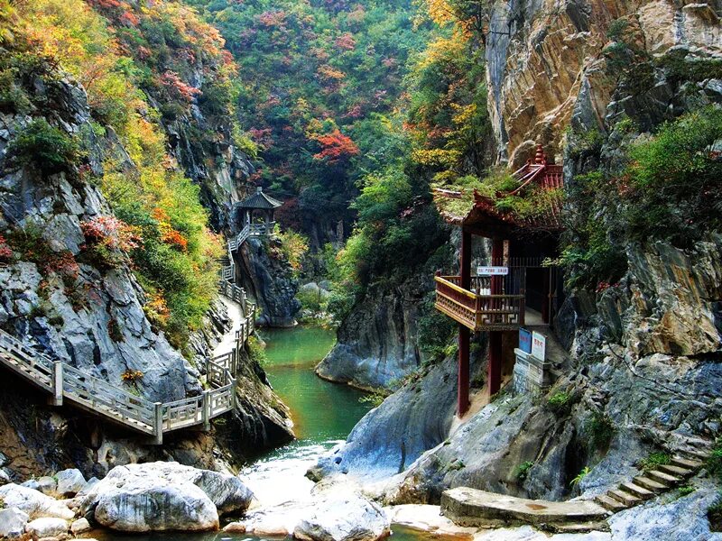 Дом в горах китай. Beidaihe scenic area. Scenic area. Алишань тайвань. Горы алишань.