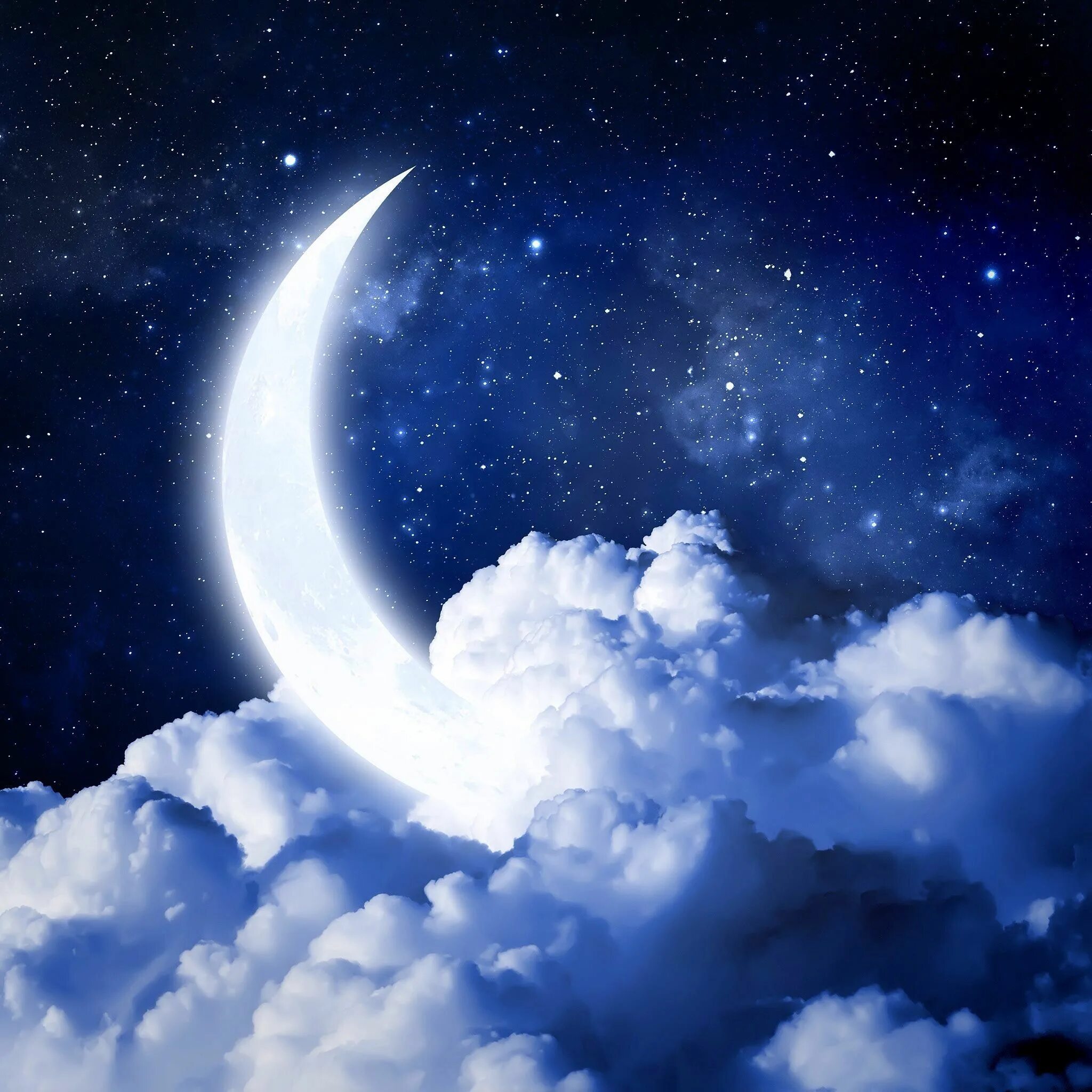 Самый прекрасный месяц. Ночное небо с месяцем. Месяц на небе. Луна и звезды. Луна месяц.