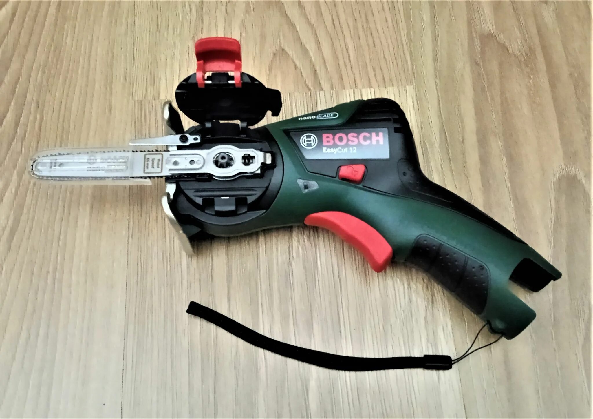 Аккумуляторная мини-цепная Bosch "EASYCUT 12". 06033c9020. Аккумуляторная мини цепная пила Bosch EASYCUT 12. Мини-цепная Bosch "EASYCUT 12". Мини цепная пила аккумуляторная бош.