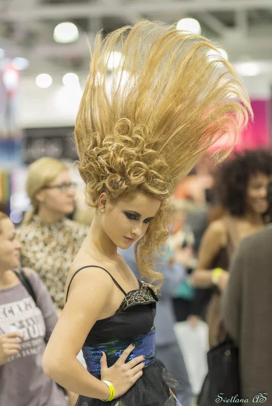 вавилоны на голове. необычные причёски на длинные волосы. добро пожаловать, или посторонним вход воспрещен (1964). вавилоны на голове. странные прически.