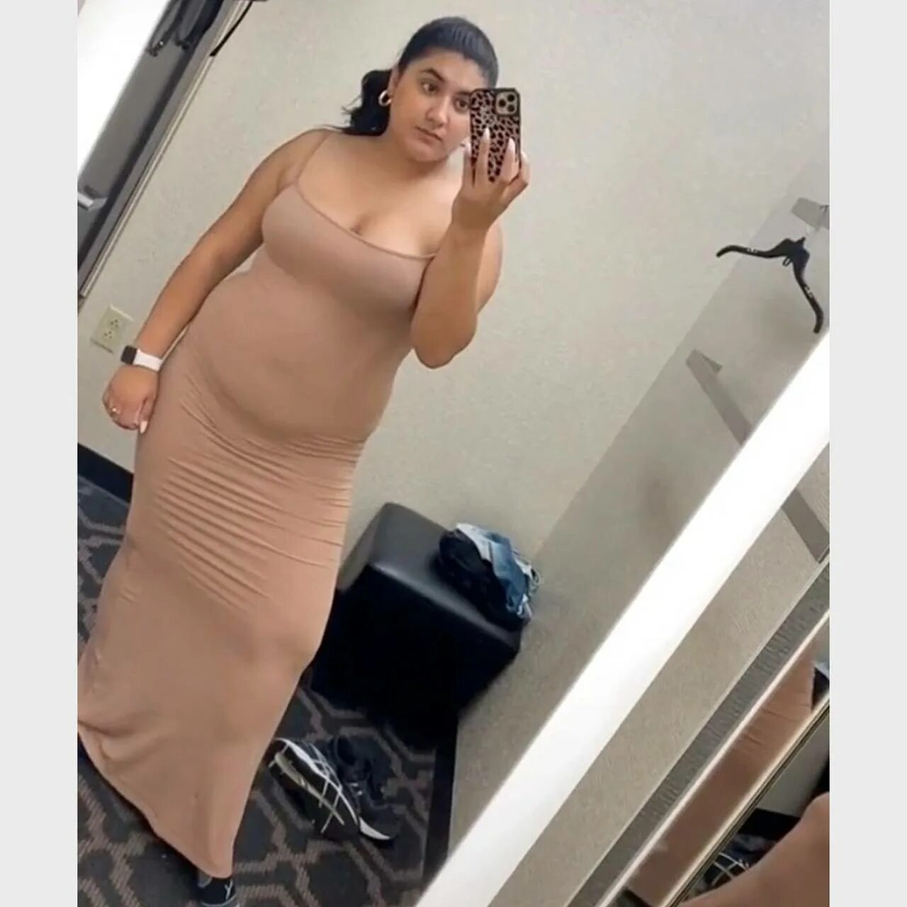 Skims dress. Skims платье утягивающее. девушки в прозрачных платьях. девушки в платьях skims.