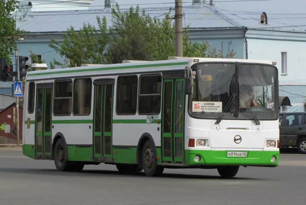 Автобусы киров телефон. Автобус 146 Киров. Автобус 115 Киров. Автобус 165 Киров автовокзал-сады Исуповская. Городской низкопольный автобус Киров 90х годов.