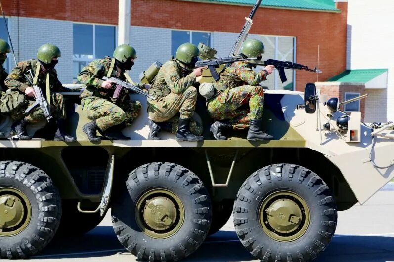 В москве есть военное положение. Военное положение. Территориальная оборона России. Российские войска боевые позиции. Территориальные войска России.