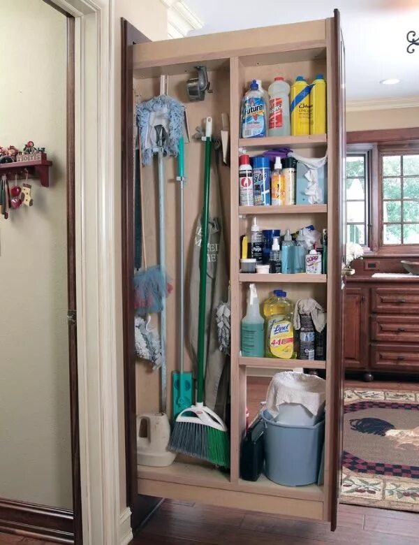 Хозяйственный шкаф наполнение. Утруста модуль д/хран аксессуаров д/уборки, 140 см. Под хозяйственной системой. Хозяйственный шкаф в квартиру. Полки для хранения.