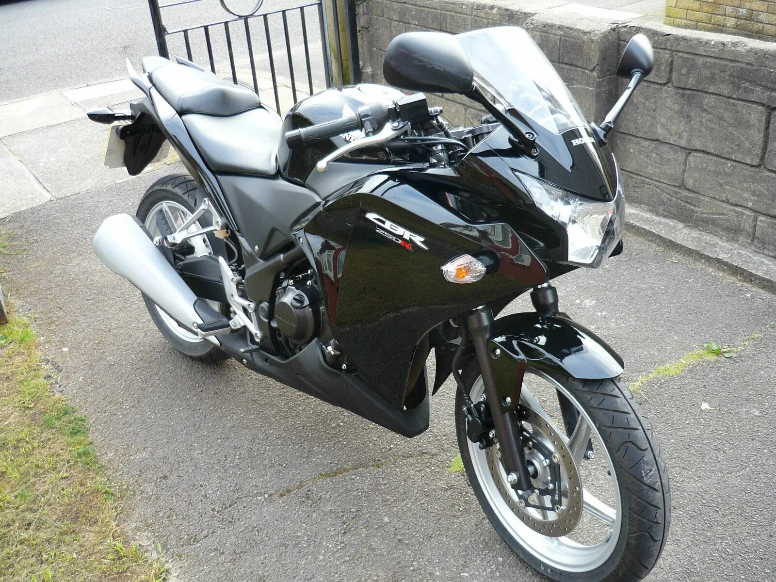 хонда р 3. Yamaha r3 2015. Honda sb 300. мотоцикл yamaha r25. Yamaha yzf-r6.