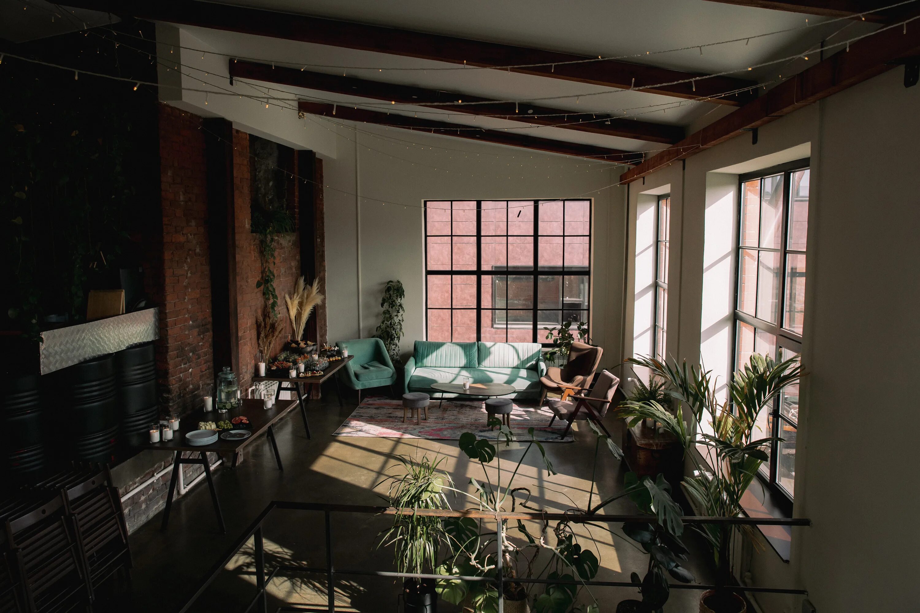 лофт интерьер фон. лофт квартирка, зеленоград. Not bad loft. бар со сценой лофт. Not bad loft.