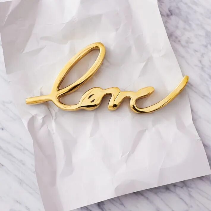 Love object. Брошь золотая love. a lovely object.