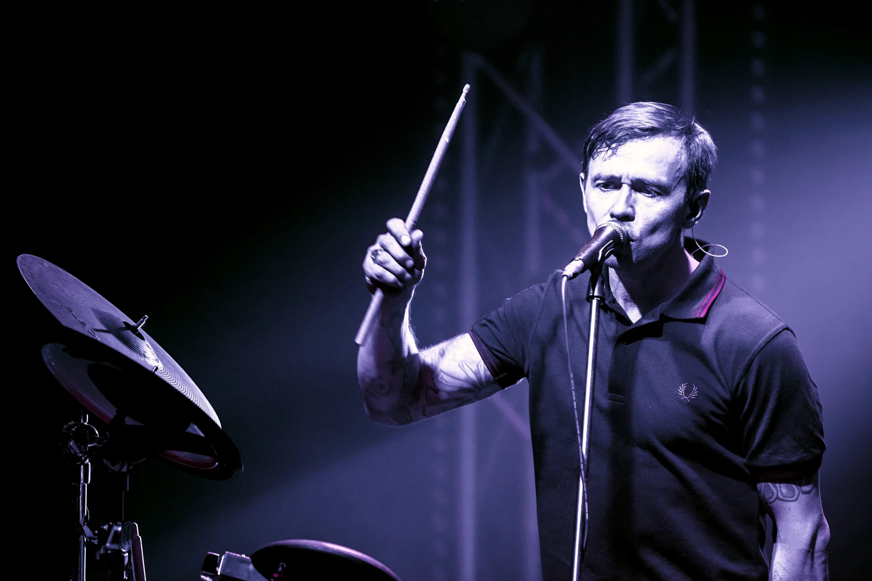 Дельфин музыкант 2002. Дельфин андрей лысиков 2022. Лысиков андрей вячеславович дельфин. Дельфин лысиков. Дельфин певец 2022.