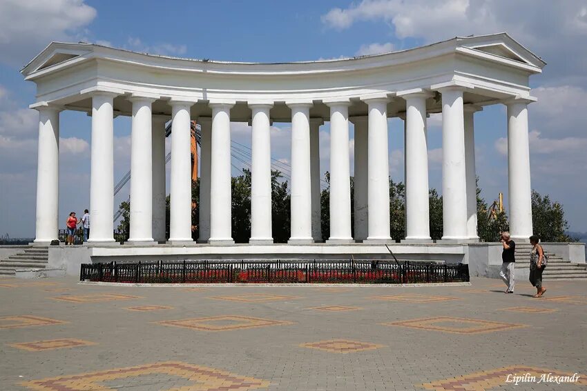 ротонда крым алушта. колоннада-арка эзгулик. керчь колоннада колоннада. исаакиевский собор вид с крыши. кунсткамера от исаакиевского собора.