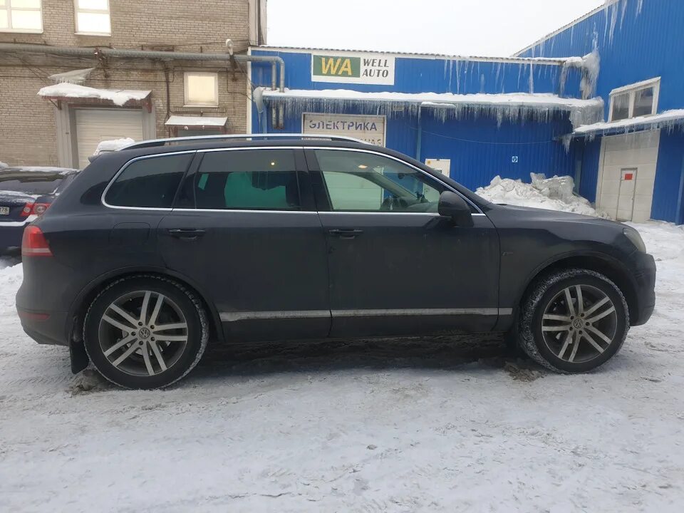 Туарег 2 упала пневма. Дорожный просвет туарег 1 на пневме. Фольксваген туарег на пневме. 0 дизель. Фольксваген туарег на пневме.