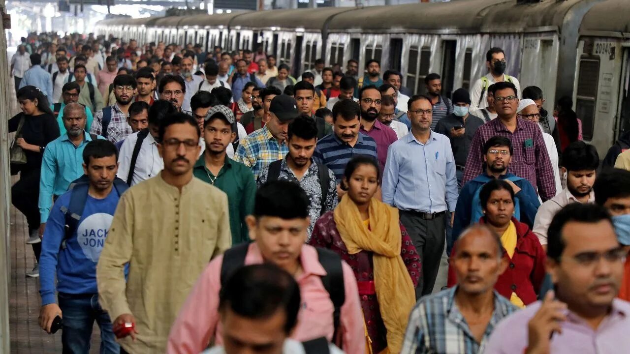 Где больше население китай или индия. Население Индии 2023. Индия люди. Жители Индии. Индусы 2023.
