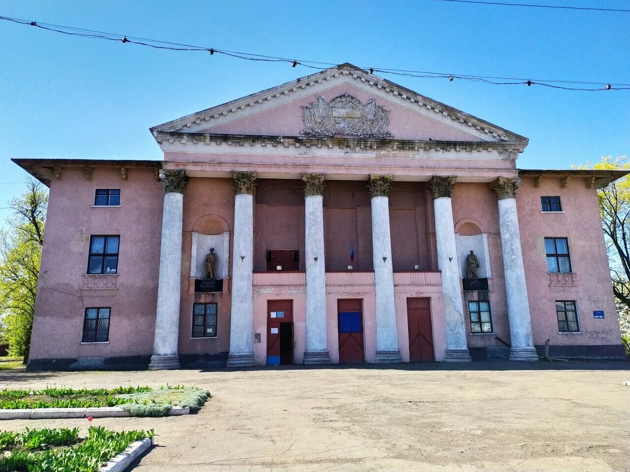 луганская область антрацитовский. шахта комсомольская антрацит. город антрацит луганской области. луганская область антрацитовский. церкви луганской области.