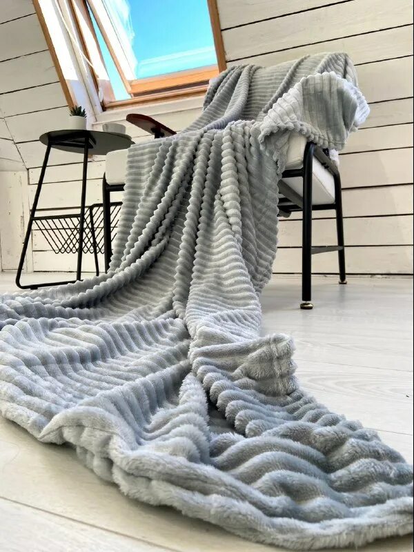 Вязаный плед молочный. Плед вязаный. Плед 150х200. Плед вязаный. Плед использовать.