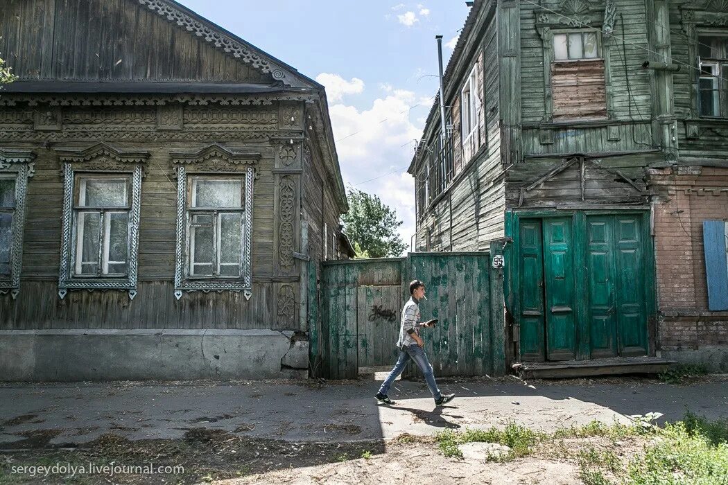 Некоторые провинциальные города в отличие от столицы. Провинциальный город. Провинциальные города России. Провинциальный городок России. Провинциальные улочки.