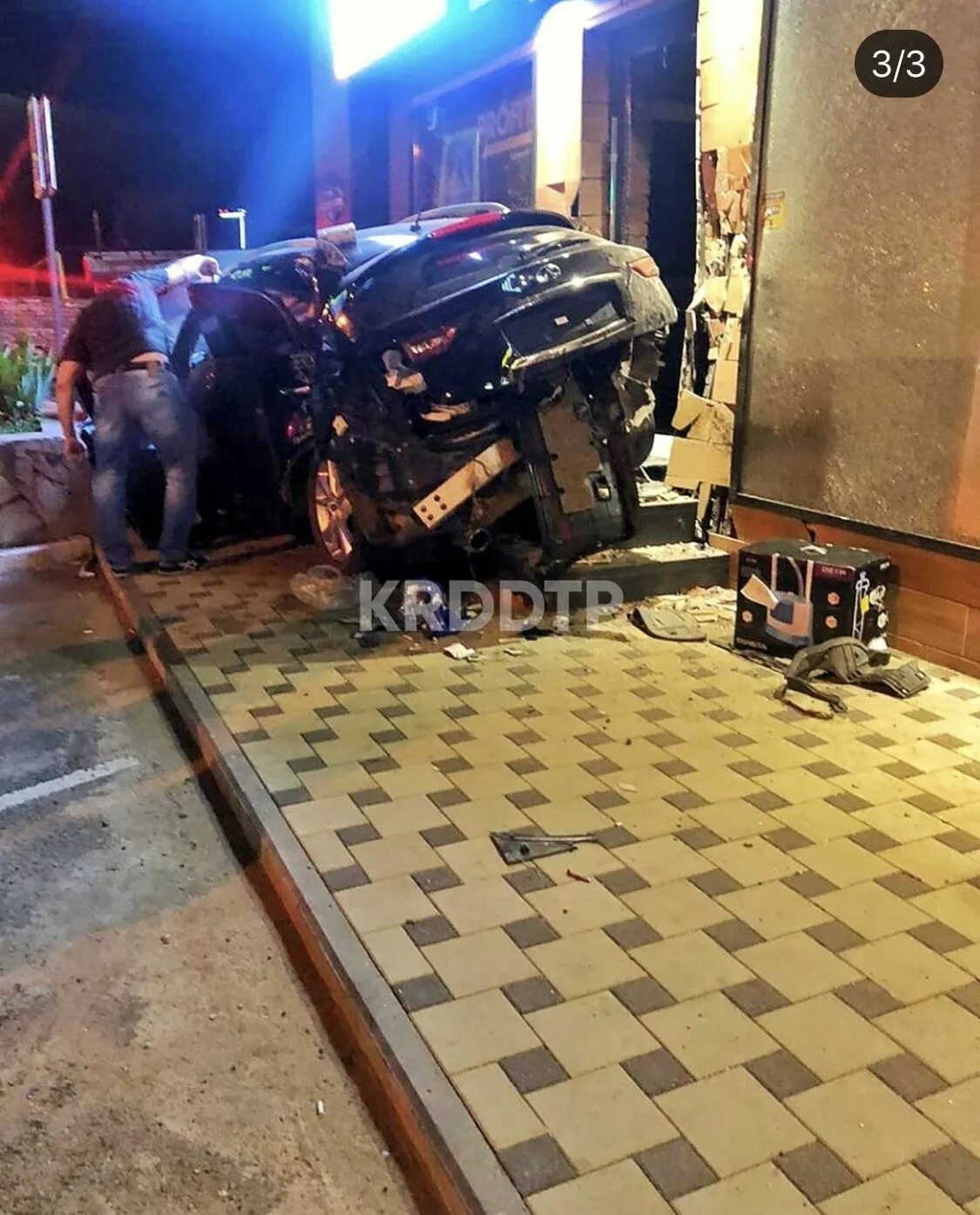 В краснодаре врезался. Дтп краснодар сормовская 28. В краснодаре врезался. В краснодаре врезался. Трамвай краснодар аварии.