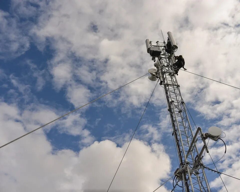 Телекоммуникационные вышки. Поколения сетей сотовой связи 1g 2g 3g 4g 5g. Базовые станции сотовой связи стандарта 4g/lte. Станция сотовой связи 5g. Rfs-65 антенна сотовой связи.