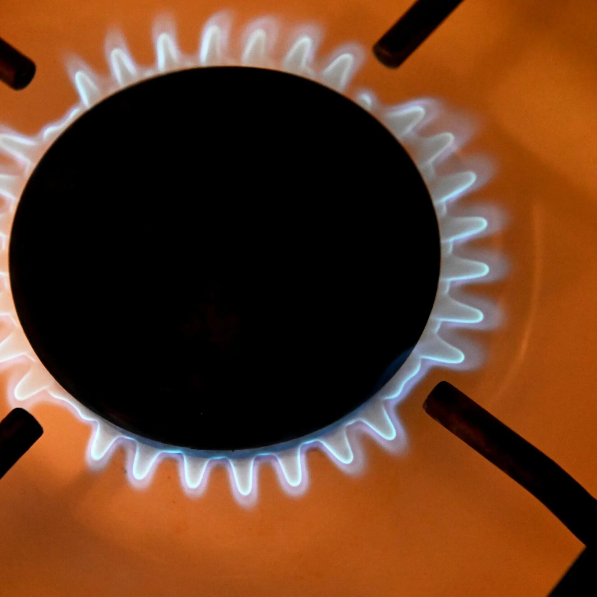 Как включить газовую конфорку