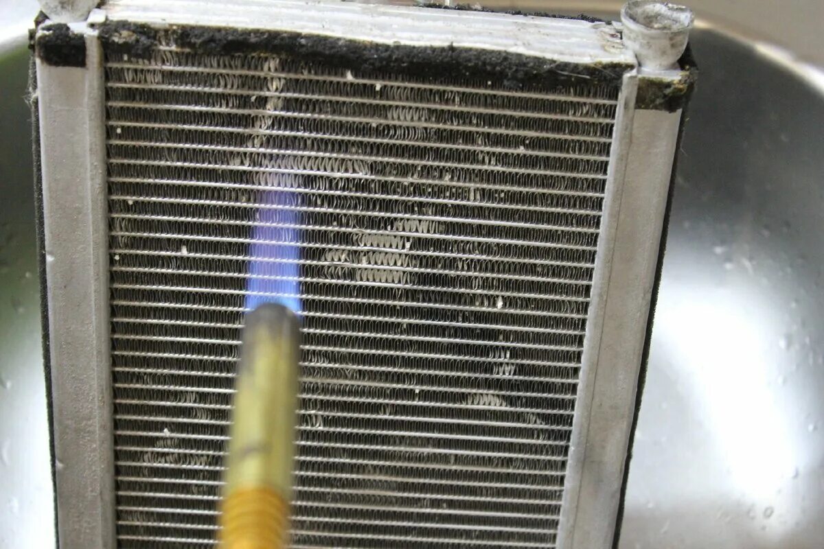 2110 печка дует холодным. Схема теплообменник на трубу для банной печи. Печка горячая радиатор холодный. Печка горячая радиатор холодный. Система охлаждения двигателя ваз 2110.