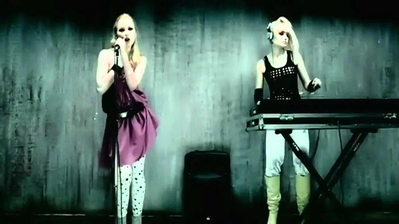 Dee dee певица румыния. Dj layla ft alissa - single lady. Alissa певица single lady. Игра the cat lady полина. Lady alissa.