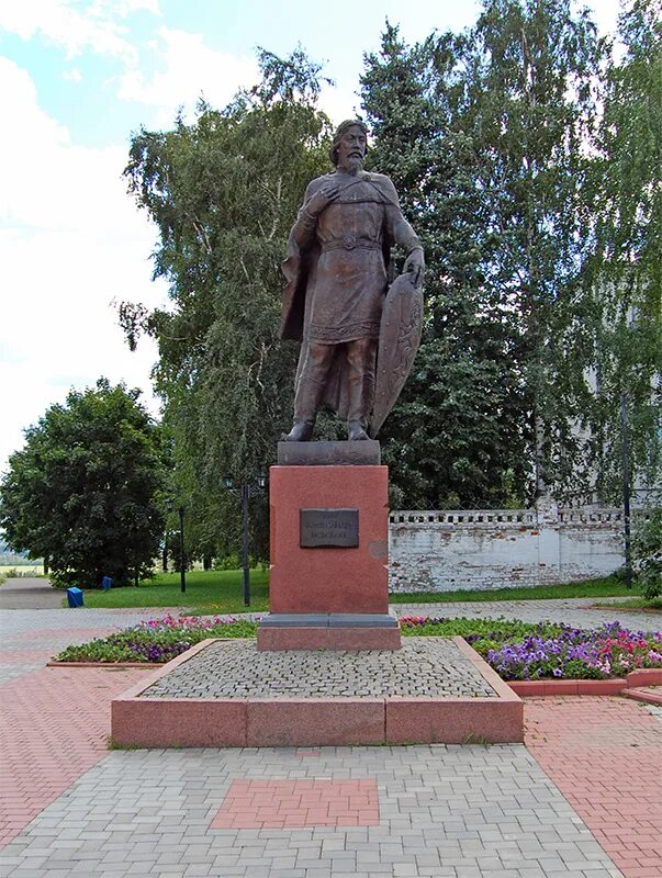 Памятник Невскому во Владимире. Памятник Александру Невскому во Владимире. Памятник Александру Невскому в Александрове. Памятник александру александрову