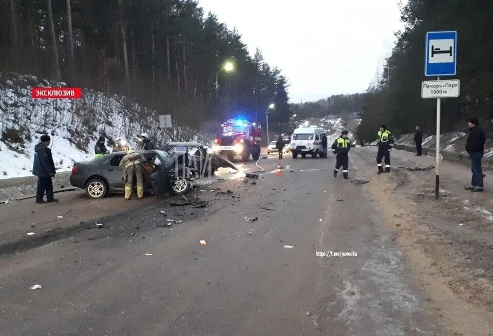 Авария 5 погибших в Печорах. Авария Печоры 16 января 2022. ДТП Псковская область 2022. 16 января 2017 года