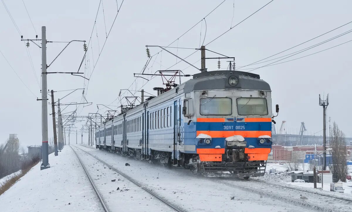 Нижний новгород толоконцево на сегодня. Эд9т-0025. Эр9т-709 2003 Gromov. Эр9т Иркутск. Виды желедорожный вокзал Киров.