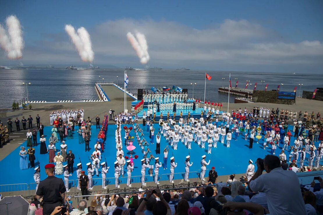 Приморски события. Приморски события. Группа спасателей. Владивосток экскурсии. Весенний субботник 2022.