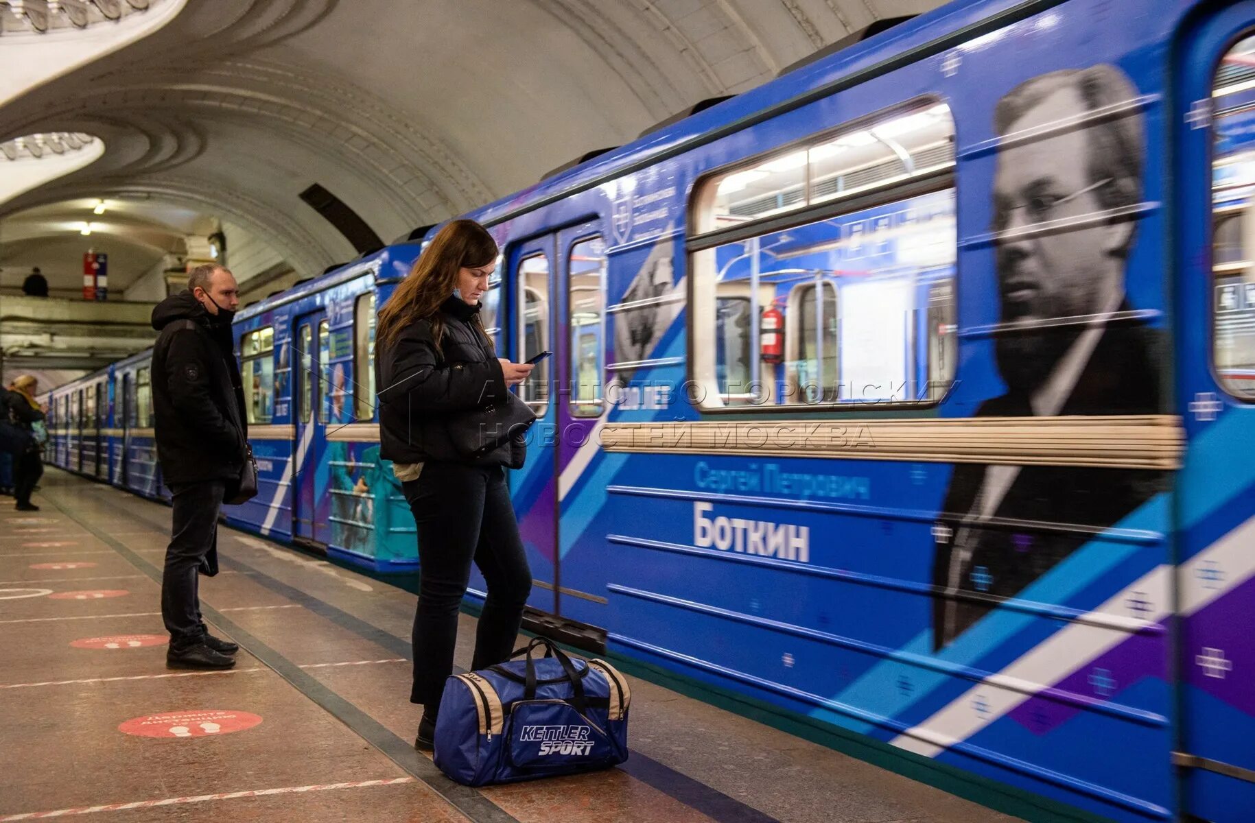 На зеленой ветке запустили новые поезда. Метро Замоскворецкая линия Москва поезд 2020. Москва 2020 на Замоскворецкой линии. Поезд Москва 2020 на Замоскворецкой линии. Поезда на зеленой ветке Москва.