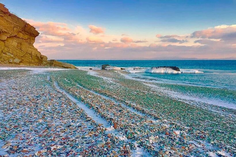 Море пляж россия. Дикие пляжи португалии. Пляжи россии. Прибайкальский национальный парк бухта песчаная. Российские пляжи.