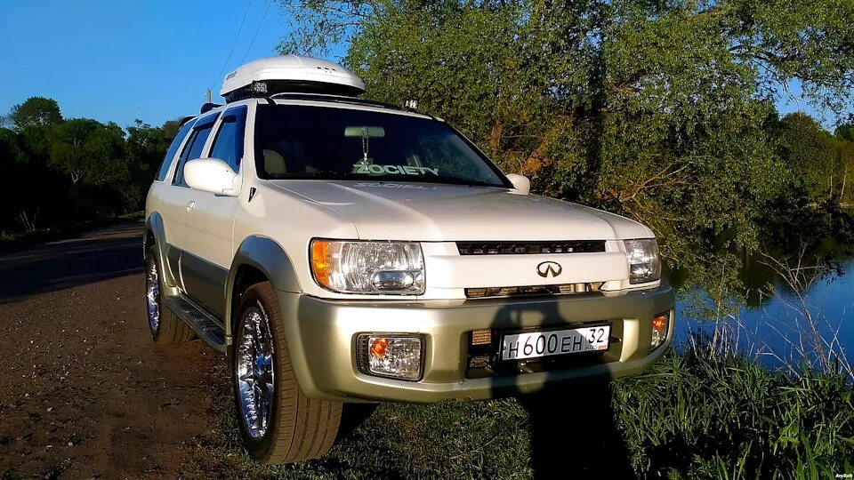 Nissan infiniti qx4. инфинити qx4 1997. курица до 1 поколения infiniti как terrano в двадцать первом кузове. шины infiniti qx4. инфинити qx4 2000г.