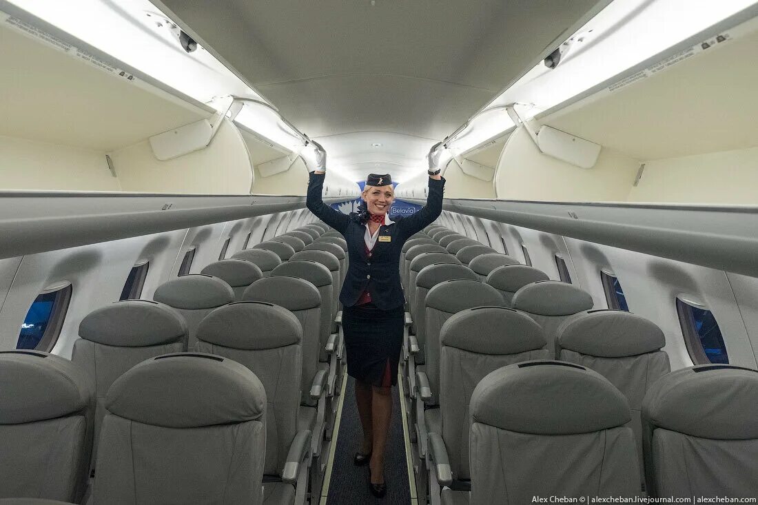 Самолеты белавиа салон. 737 белавиа. Белавиа 737-800 бизнес. Belavia airlines салон самолета. Боинг 737 макс 8 салон.