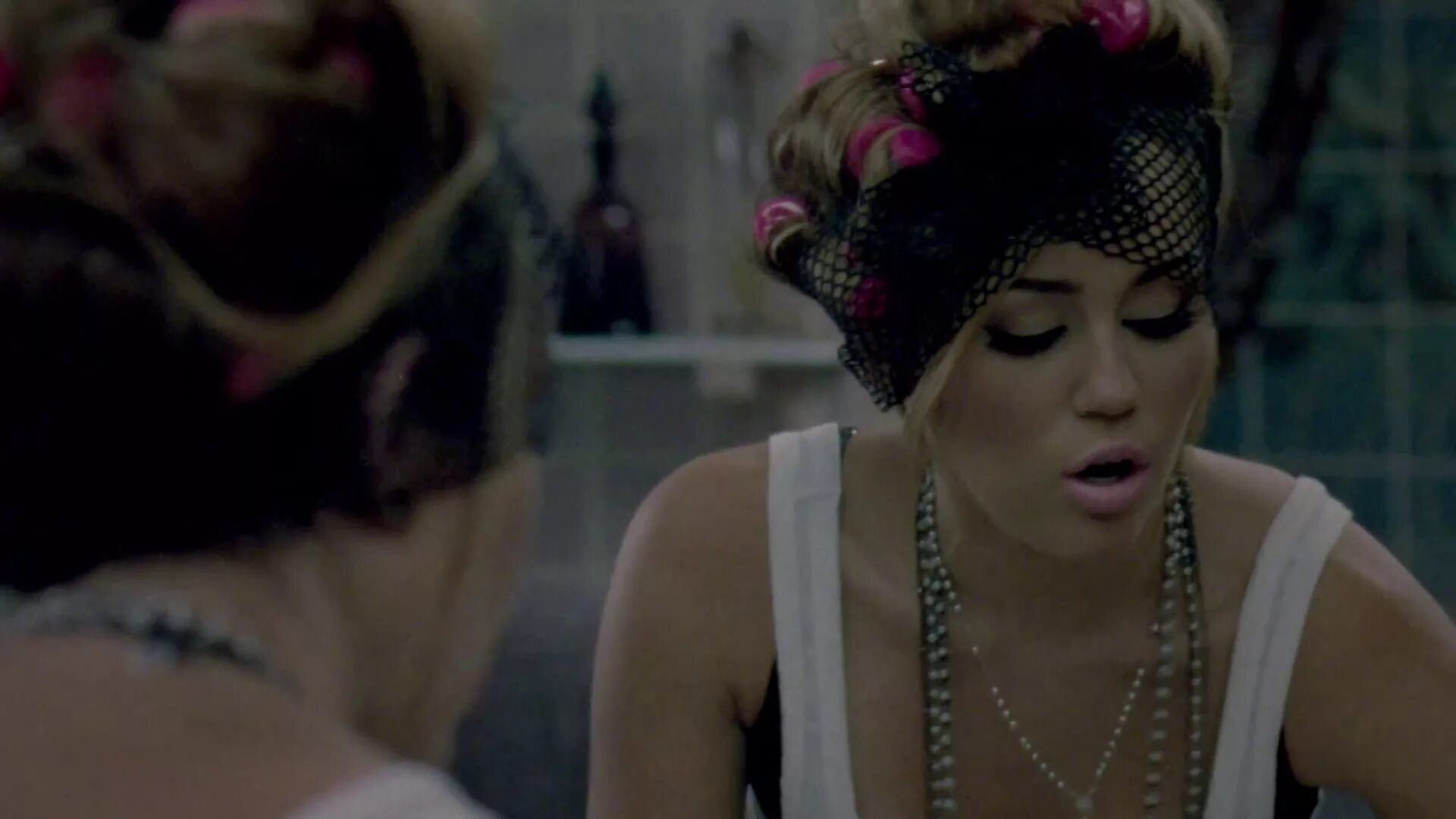 Cyrus who owns my heart. Miley cyrus who owns my heart. майли сайрус ху онс май харт. miley cyrus - who owns my heart (official video). песня майли сайрус ю онс май харт.