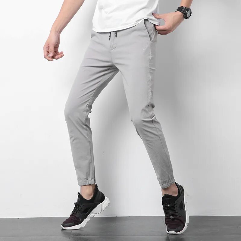 Зауженный брюки купить мужские. Чиносы Jogger Fit. Зауженные Slim Fit брюки. Мужские брюки укороченные узкие. Узкие штаны мужские.