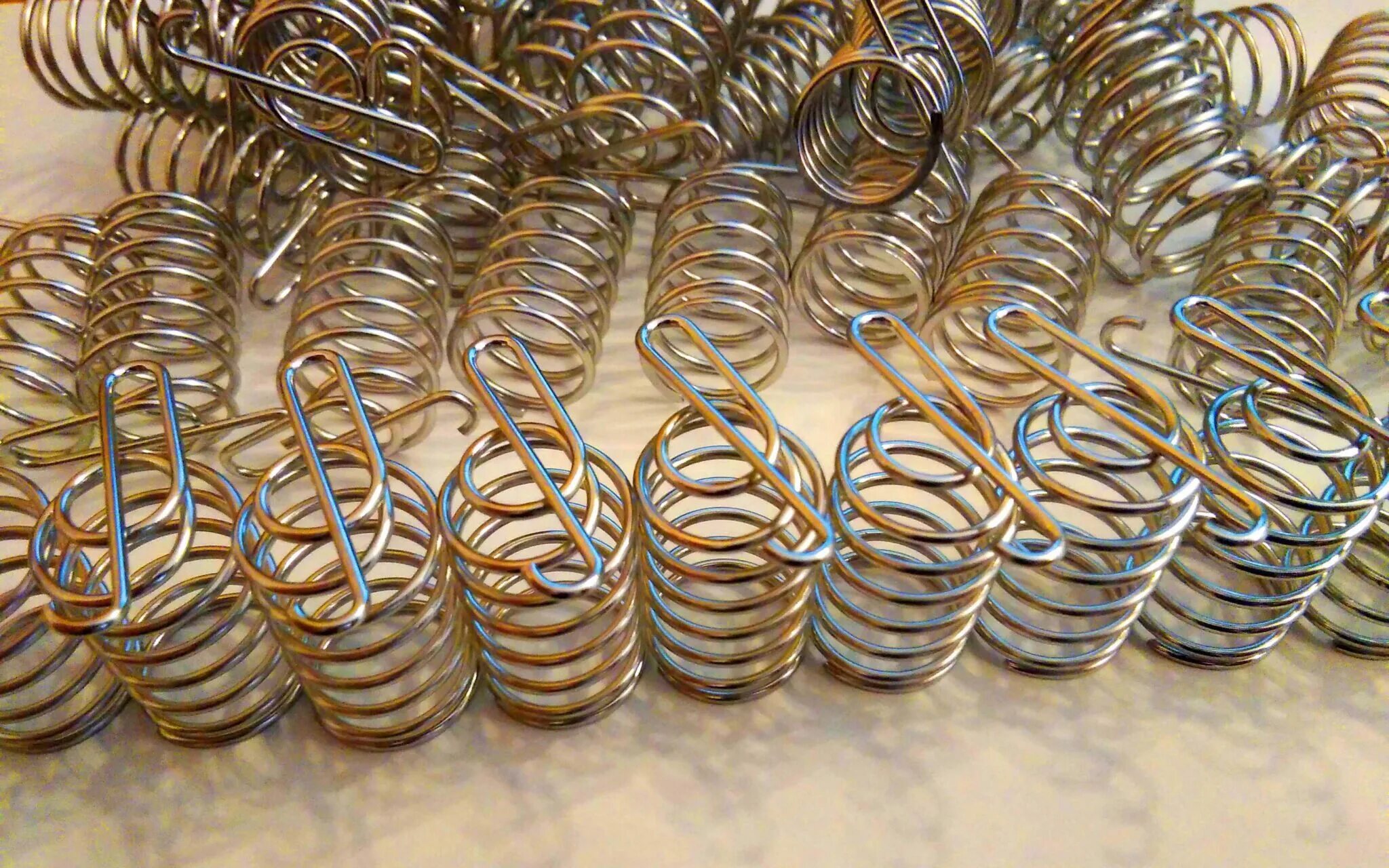 завод по изготовлению пружин. пружина из проволоки прямоугольного сечения. пружина сжатия d6 l18. 003 пружина сжатия. пружина сжатия краснодар.