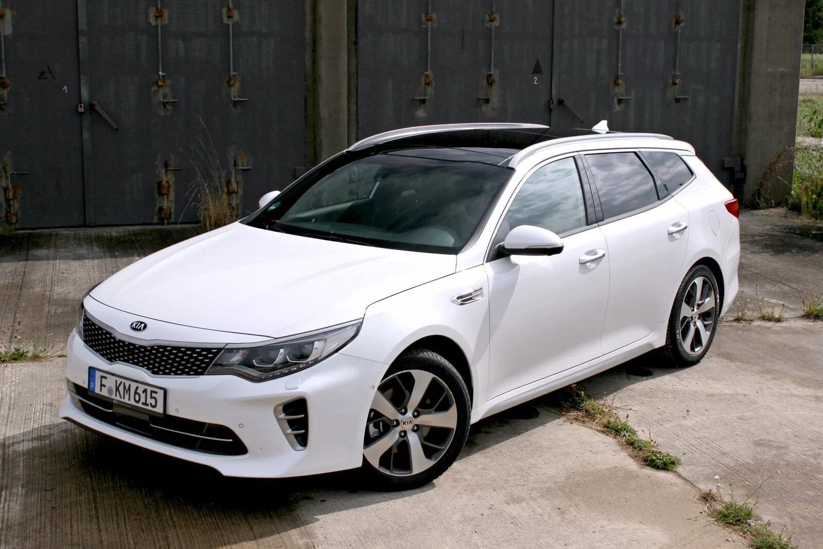 Kia Optima SW. Kia Optima SW gt. Киа Оптима хэтчбек. Kia Optima gt line белая. Оптима б у куплю