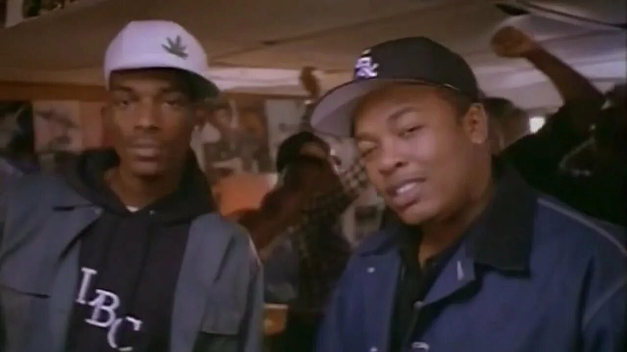 Snoop dogg nuthin but a. Доктор дре и снуп дог. snoop dogg 1992. dr dre 1992. dr dre snoop dogg nuthin but a g thang.