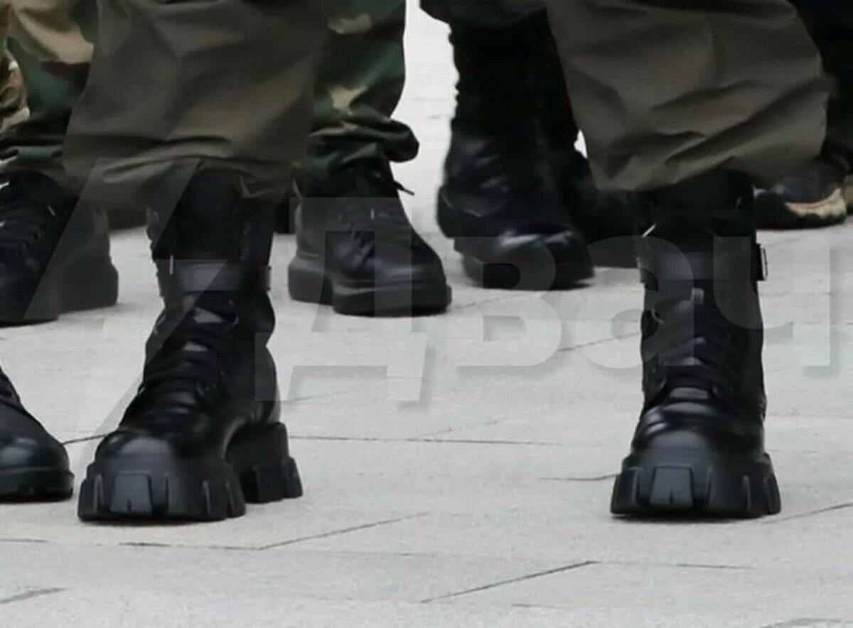 Кадыров берцы. Рамзан в ботинках прада. Сапоги прада рамзан кадыров. Ботинки рамзана кадырова prada. Берцы прадо кадыров.