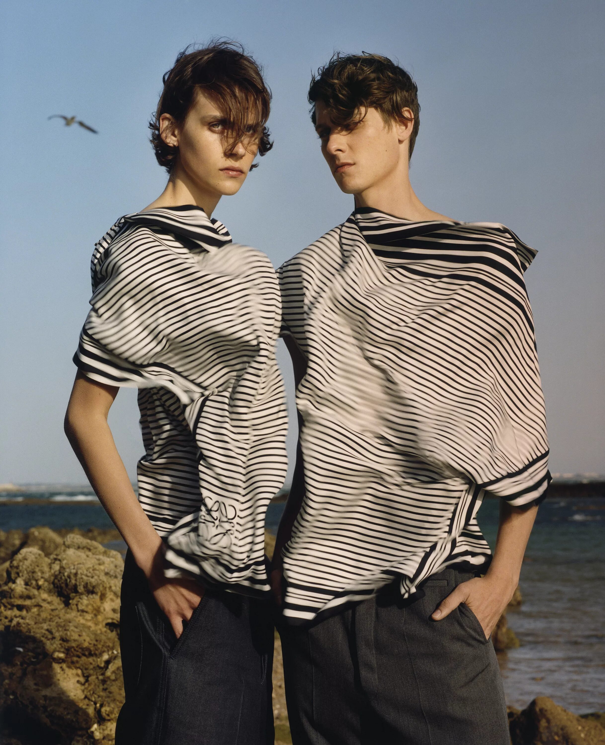 гендерно-нейтральный стиль одежды. Zara мужская и женская одежда. гендер в одежде. мода унисекс. гендерная одежда.