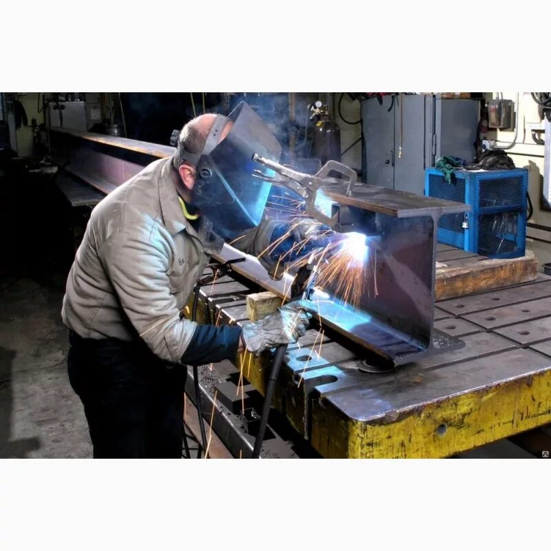 Сварочное производство. Сварщик. Сварщики киров. Работа сварщиком кировский. Хорошая сварка.