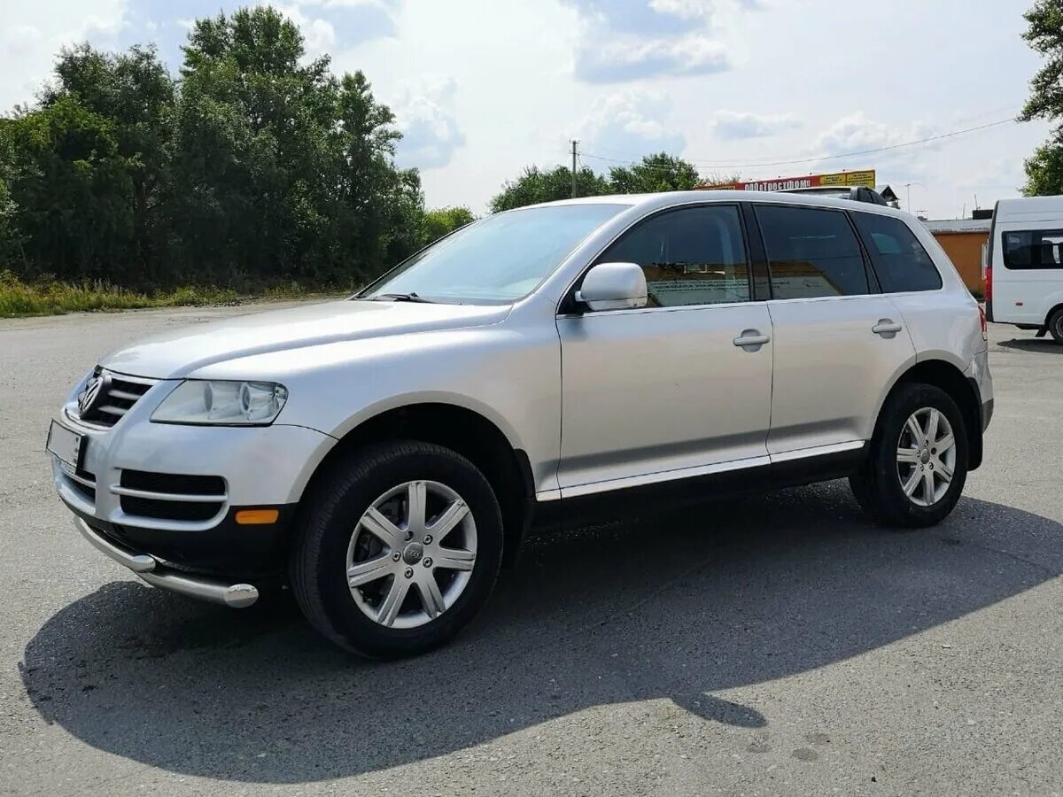 Volkswagen touareg 2003. Volkswagen Touareg 2003 года. Фольксваген 2003 год джип. Американский Туарег 2003. Туарег американец.