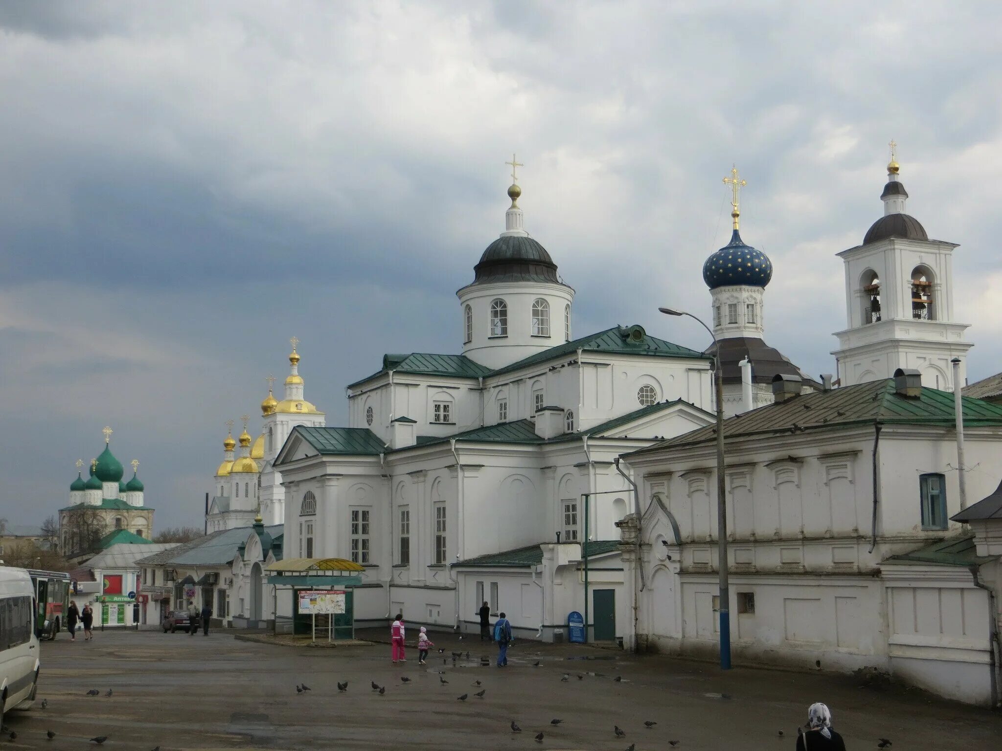 Соборная площадь Арзамас. Свято-Николаевский монастырь (Арзамас). Соборная площадь Арзамас Николаевский женский монастырь. Арзамас храмы на Соборной площади. Арзамас николаевский женский