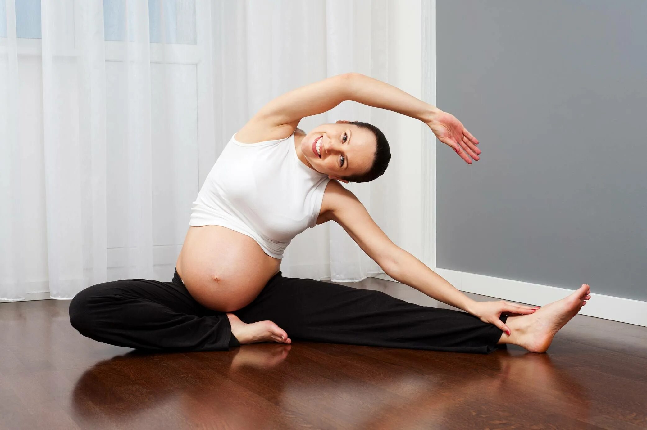 Заниматься спортом при беременности. Физкультура для беременных. Упражнения для беременных. Лечебная гимнастика для беременных. Йога для беременных.