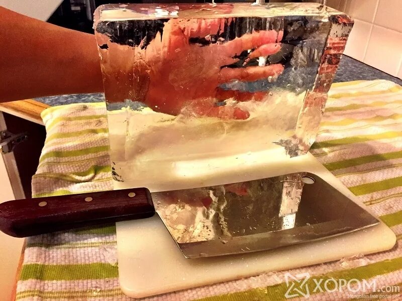 Разрезать водой сталь. Разрезали водой. Бутылка разрезанная вдоль. Резка металла водой. Режу воду.