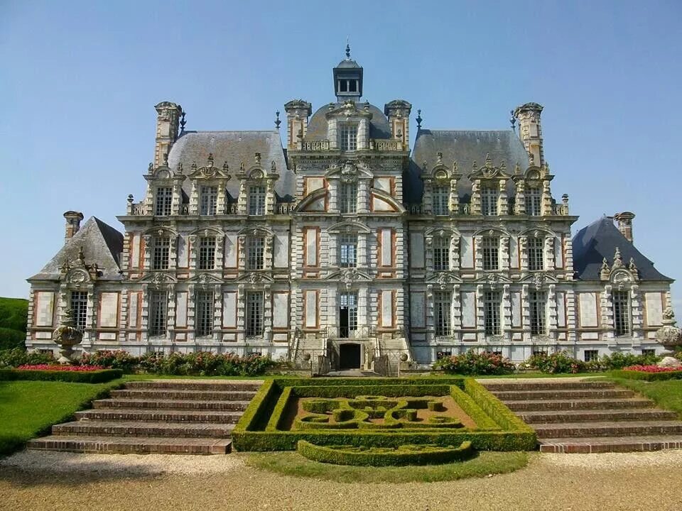 Люксембург дворец 4к. Дворцы франции фото. Дворец и лес фонтенбло. Дворцы франции фото. Дворцовые комплексы - люксембургский дворец и дворец пале-рояль.