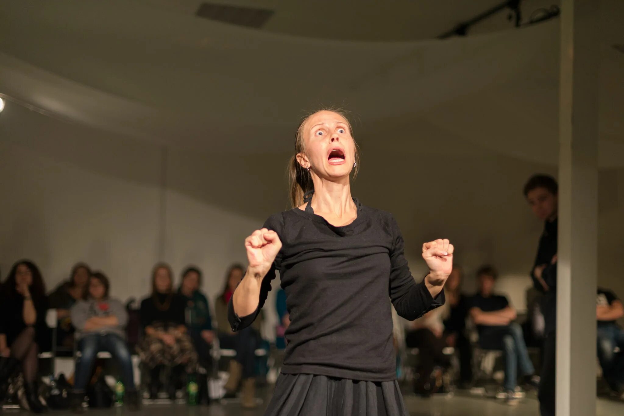 Тренировка актерского мастерства. Занятия по сценической речи. Актерский тренинг. Театральный тренинг. Техника актерского мастерства.