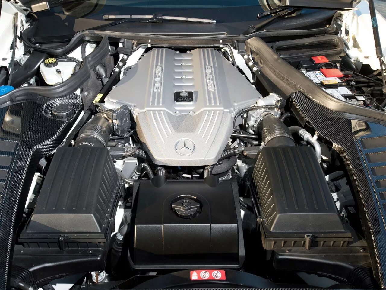 Мотор мерседес 6. Mercedes m156. Двигатель 6. Мерседес амг 63 мотор. 3 amg.