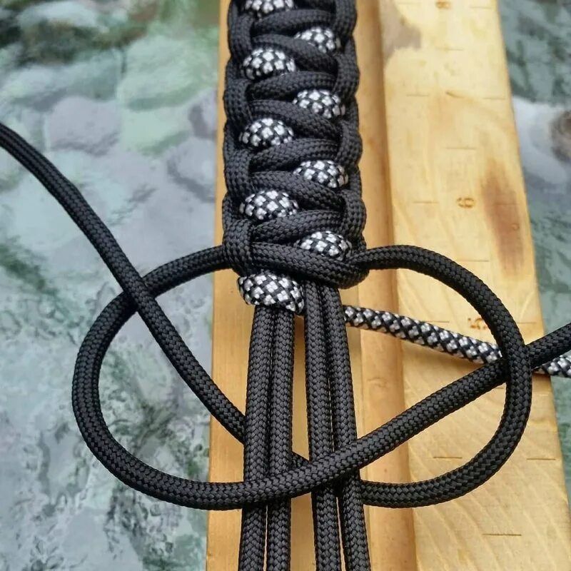 Косичка из шнурка