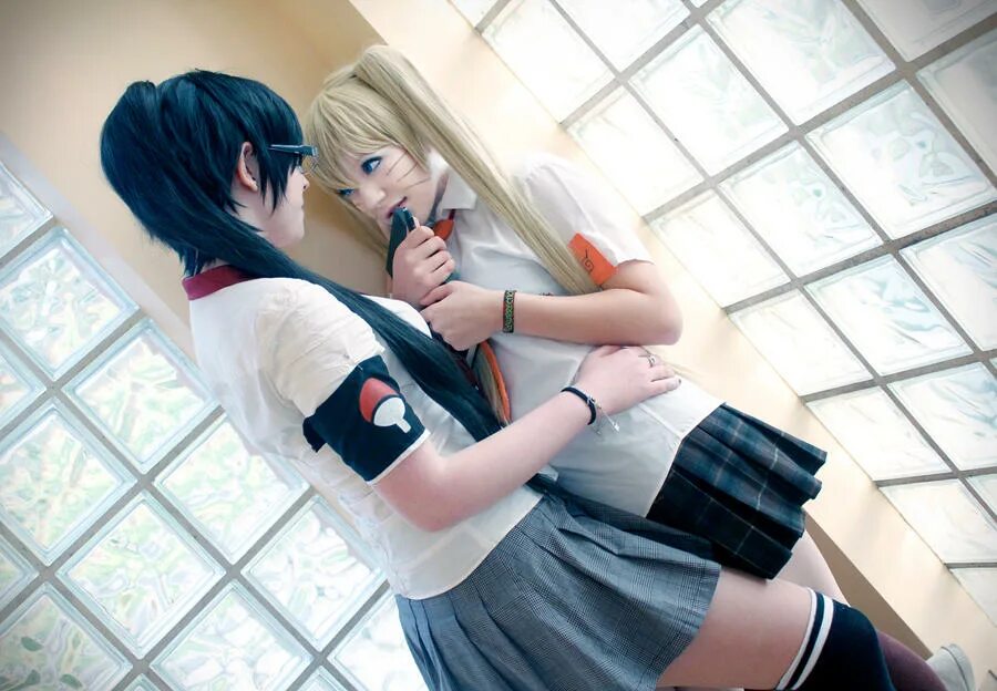 Lesbian cosplay girl. Фотосессия лесби косплей. Лесби гвен стейси косплей. Life is strange хлоя и макс в бассейне. Lesbian cosplay girl.