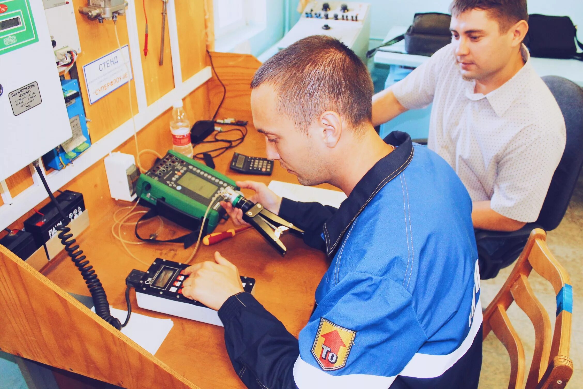 Слесарь. Алтай кокс охрана труда. Мастер кипиа. Колледж слесарь. Обучение на слесаря.